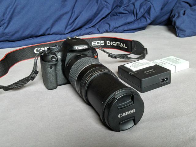 Câmera Canon T3i + Lente 75x300mm + 3 Baterias