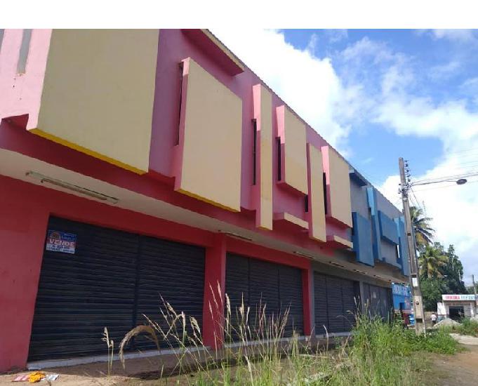 Conjunto comercial com casa