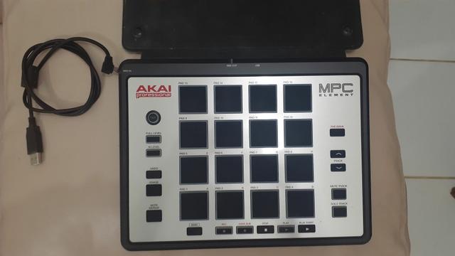 Controladora MPC Akai Element (Pouco usada)