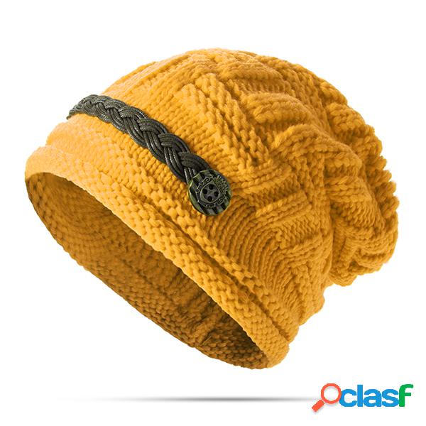 Gorro Tricotado Feminino Alça Decorativa com Botão