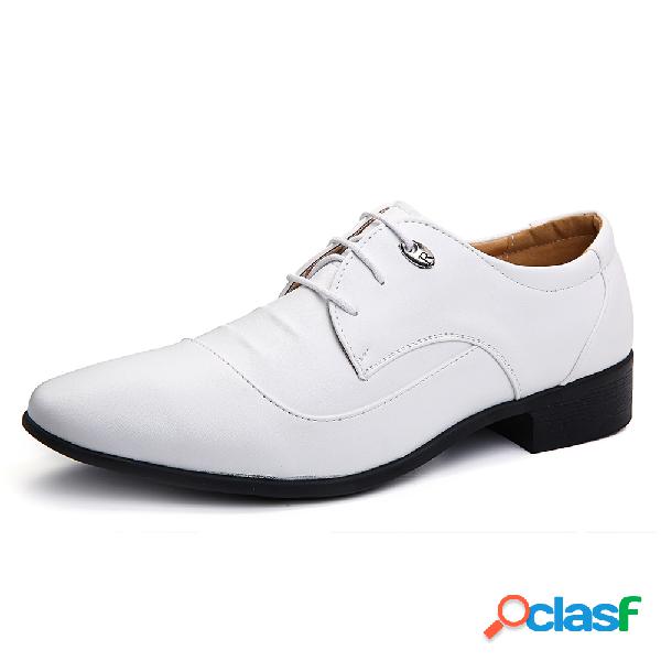 Homens elegantes cor pura apontou Toe O negócio formal