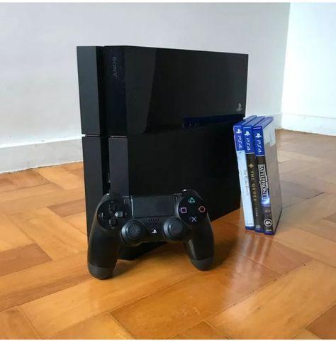 Playstation 4 usado em otimas condições