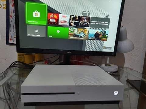 Xbox One S 500GB + Monitor 23p FullHD