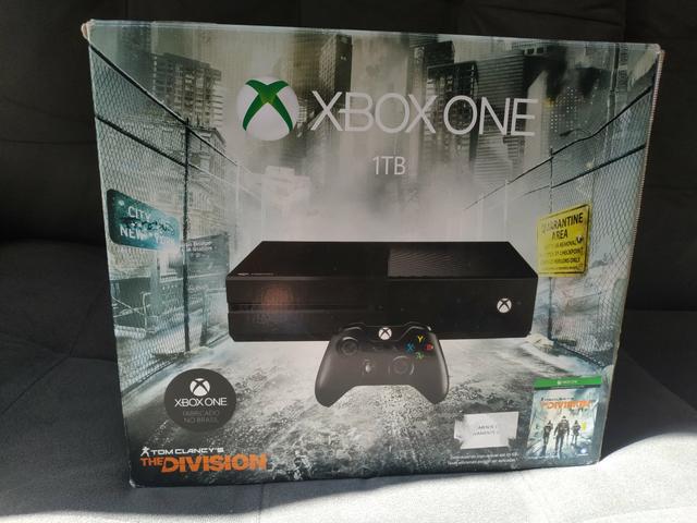Xbox one novinho 1 tb, cod warzone e pes ja instalado