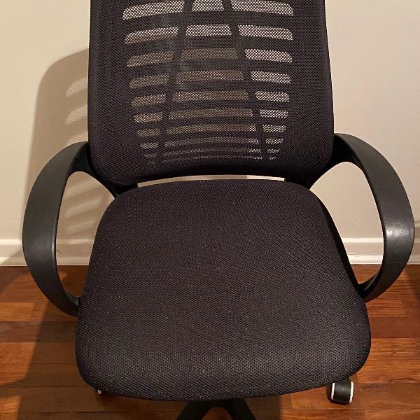 cadeira executiva giratória preta