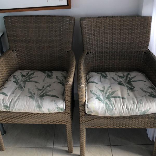 cadeiras tidelli marrons com estampa para casa