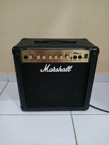 Amplificador Marshall MG15CDR (clássico)