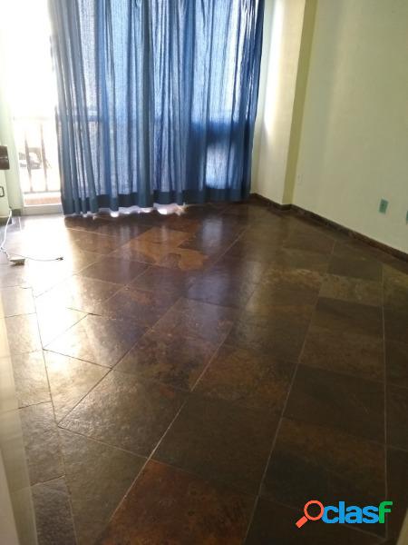 Apartamento 2 dormitórios, ótima localização!