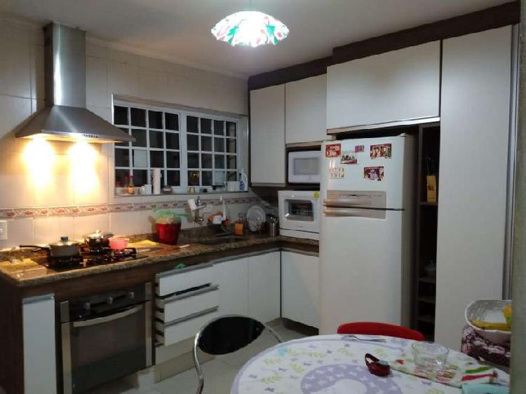 Apartamento para venda possui 90 metros quadrados com 2