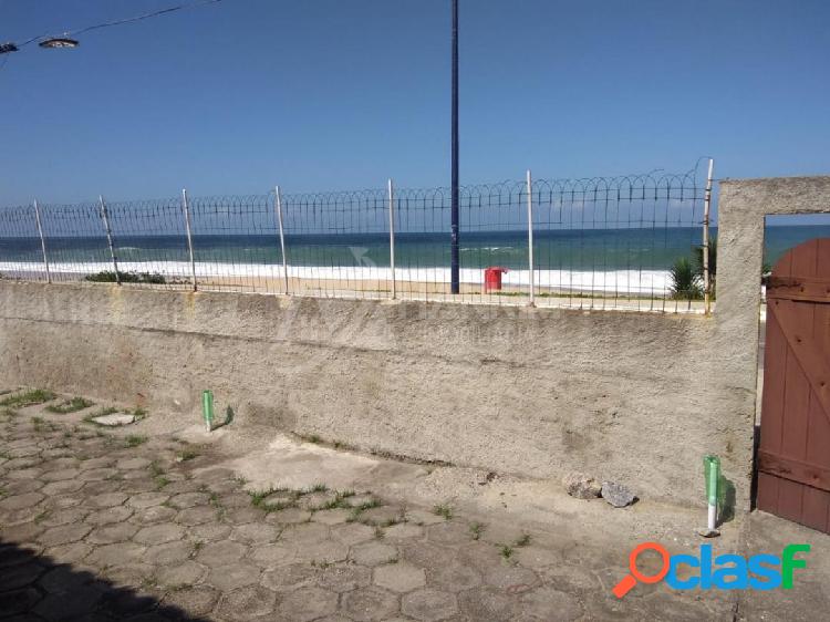 Bela casa em frente ao mar da Barra de Maricá