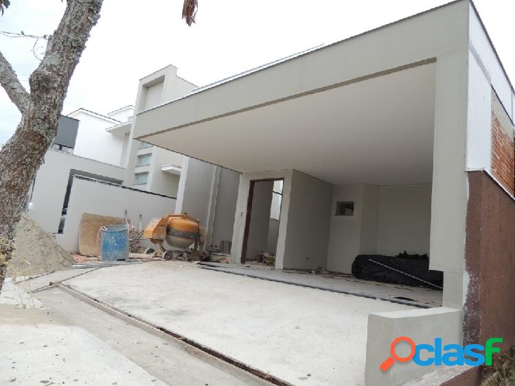 CASA TÉRREA FASE FINAL DE OBRA ACABAMENTO DE PRIMEIRA.