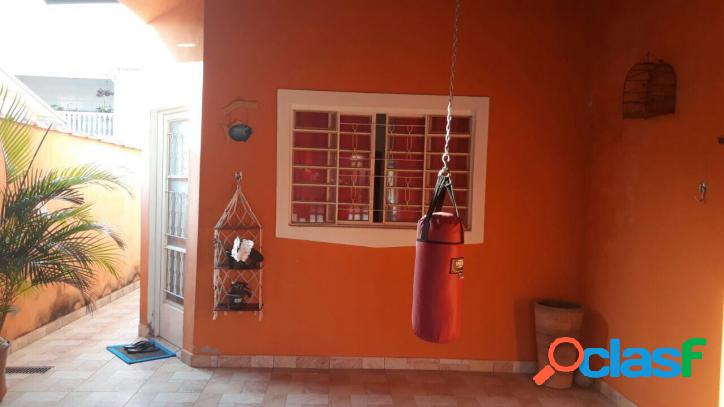 Casa Novinha no Galo Branco