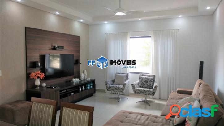 Casa com 3 dormitórios (uma suíte) - Cond. Solar dos