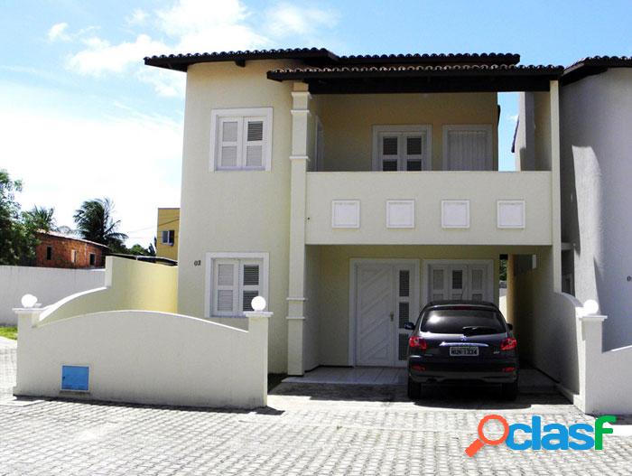 Casa duplex em condomínio no Castelão