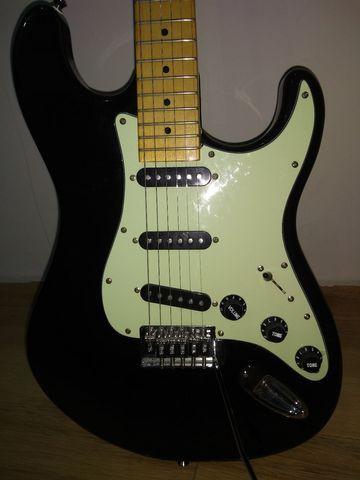 Guitarra Tagima 530