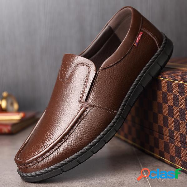 Homens Clássico Moc Toe Slip On Loafers Sapatos De Couro