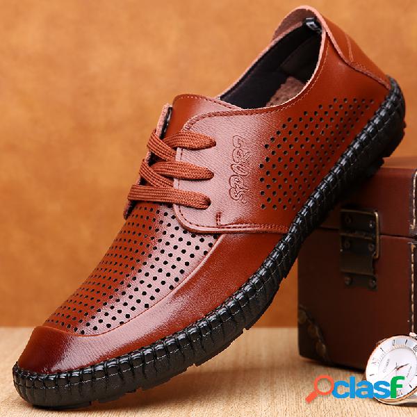 Homens mão costura escavar sapatos de couro casual de