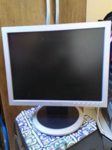 Monitor LCD 15" tela fosca