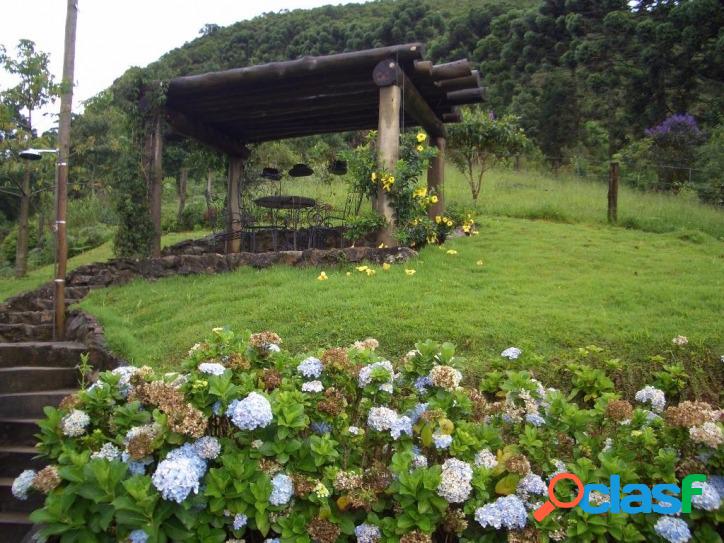 SITIO PRÓXIMO A CAMPOS DE JORDÃO