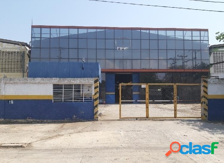 Se vende Galpón en la zona industrial la Quizanda de 2000m2