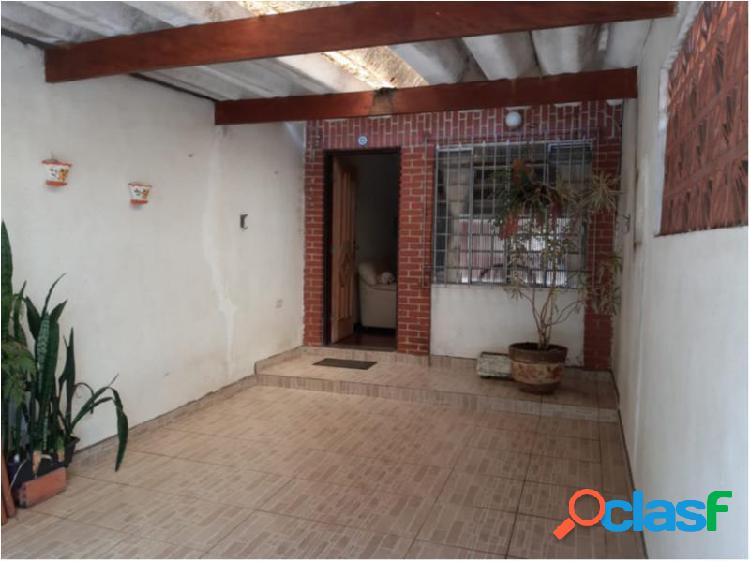 Sobrado com 2 dorms em São Paulo - Jardim Lallo por 380 mil