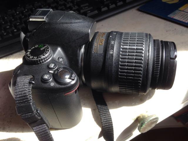 Vendo maquina digital Nikon D3000