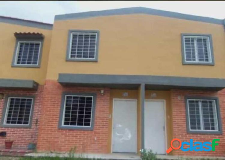 Venta de Town House en Flor Amarillo Estratégica ubicación