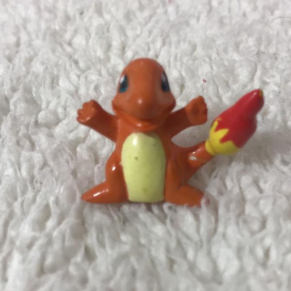 charmander miniatura pokémon coleção jogos nintendo