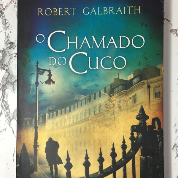 livro o chamado do cuco