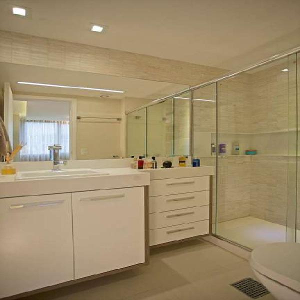 Apartamento para venda possui 90 metros quadrados com 2