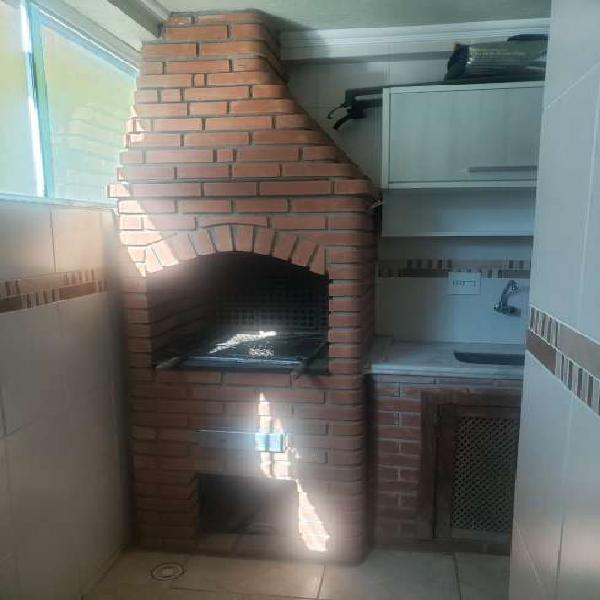 Casa de condomínio para venda possui 110 metros quadrados