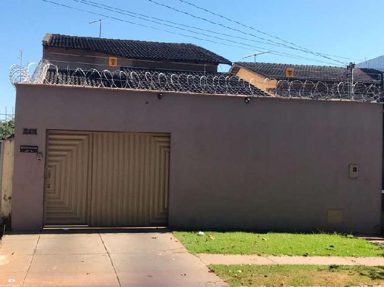 Casa para venda com 170 metros quadrados com 4 quartos em