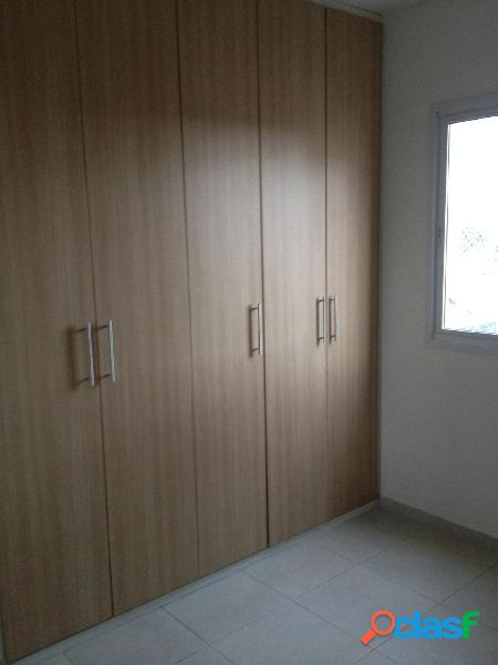 Apartamento com 2 quartos sendo 1 suíte