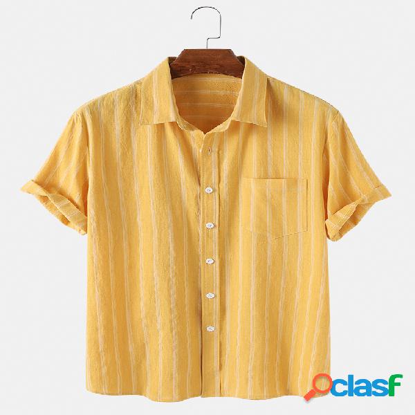As listras verticais do algodão dos homens imprimem camisas
