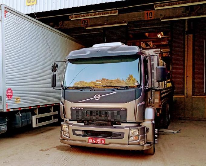 Caminhão Truck Volvo