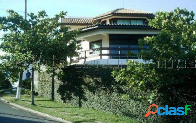 Casa de esquina excelente para clínicas ou escolas