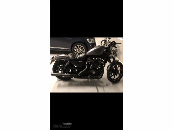 Harley-Davidson - Sportster XL 883 Iron