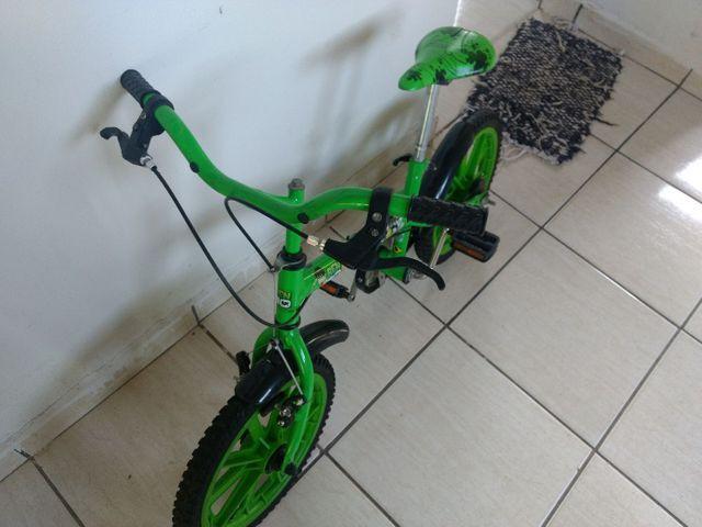 Bicicleta infantil Caloi Ben 10.
