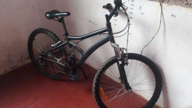 Bicicleta semi nova por r$ 250