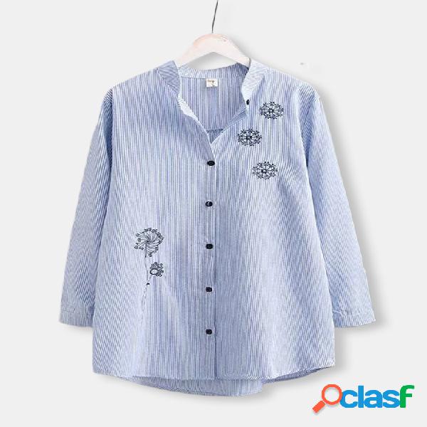 Camisa de botão listrado bordado solto para mulheres