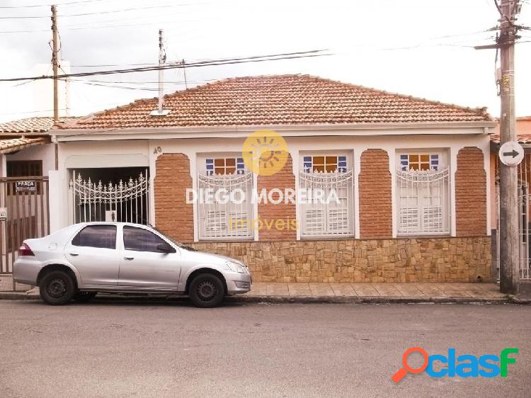Casa á venda em Bragança Paulista com 3 dormitórios