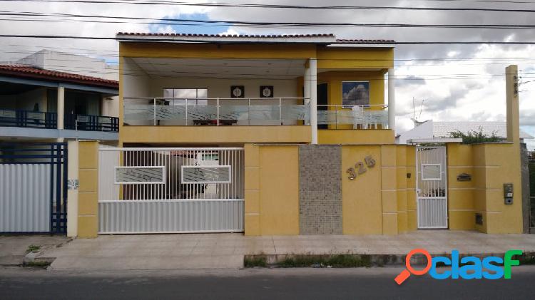 LINDA CASA COM ANDAR PRÓXIMO A FRAGA MAIA