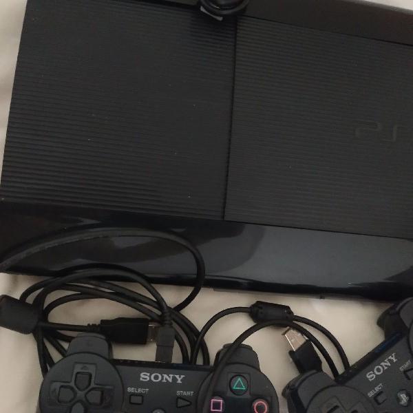 Playstation 3 Original com dois controles originais.