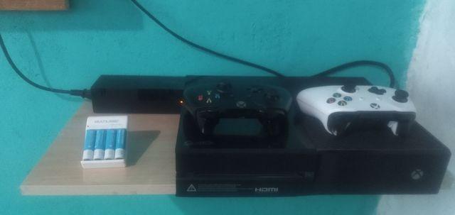 Vendo Xbox One ou troco por PS4!!