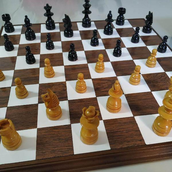 jogo xadrez 35x35 madeira pesado e robusto usado
