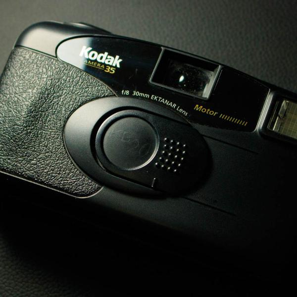 Câmera ( Revisada ) Analógica Kodak Kb20