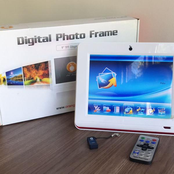 digital photo frame