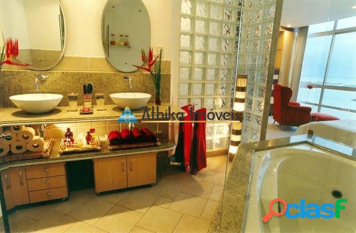 Apartamento 3 quartos transformados em 2 - Frente Mar Praia