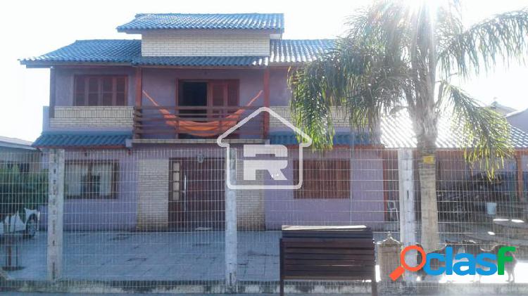 Casa com 4 dorms em Tramandaí - Zona Nova por 650.000,00 à