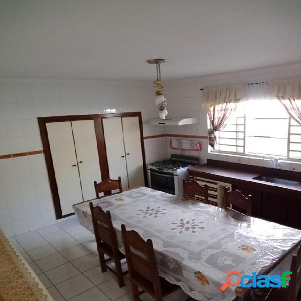 Casa de 3 dormitórios à venda na Vila Alcântara em